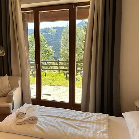 Panorama Hirsch - 2 Bedrooms, 2 Bathrooms, Near Slope * Bad Kleinkirchheim